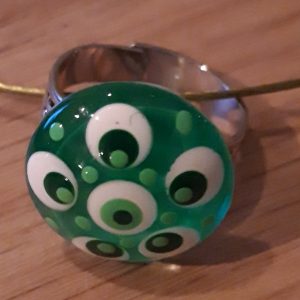 Gestipte ring en hanger