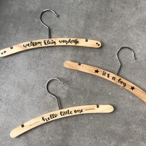 Persoonlijk babykleerhangertje