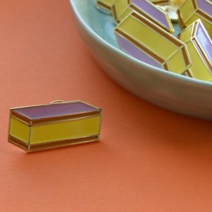 Tompoes emaille pin - Tompouce enamel pin