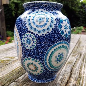 Pronkstuk! Gestipte vaas, 22 cm hoog, ook te maken in andere kleuren!