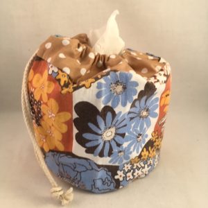 Toiletrolhouder voor camping of festival thema; Retro bloemen & polkadot