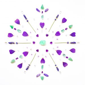 Edelsteenwenskaart fluoriet & lavendel