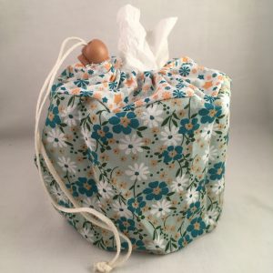 Toiletrolhouder voor camping of festival thema; retro bloemen print in groene tinten