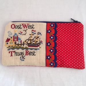 Etui (make-up) thema; spreekwoord Oost west, thuis best