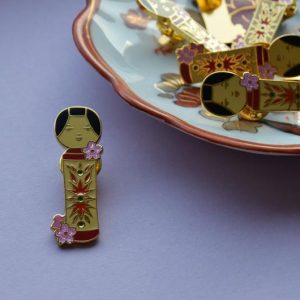 Originele Japanse Kokeshi Doll - Hard emaille pin