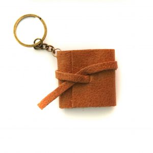 Sleutelhanger boekjes in verschillende kleuren