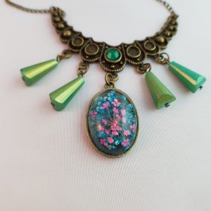 Gedroogde bloemen ketting