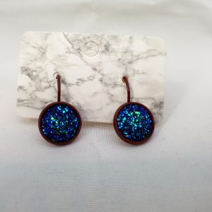 Blauwe druzy rode oorbellen