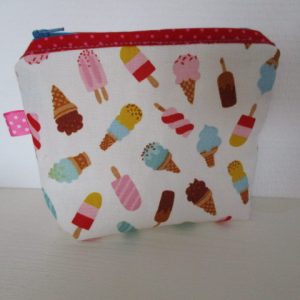 Toilettasje met zomerse ijsjes