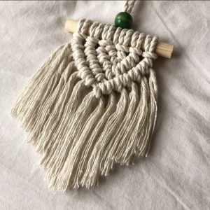 Mini macrame wandhanger "Jessey" in naturel.