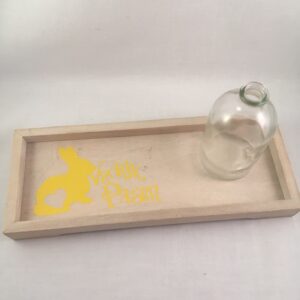 Decoratie voor Pasen; deco dienblaadje met Vrolijk Pasen quote / afbeelding